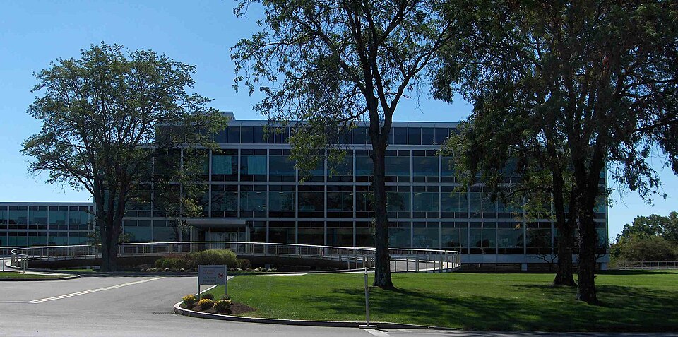 코네티컷주 블룸필드의 옛 Connecticut General Life Insurance Company 본사, 현 Cigna 코네티컷 본사 건물