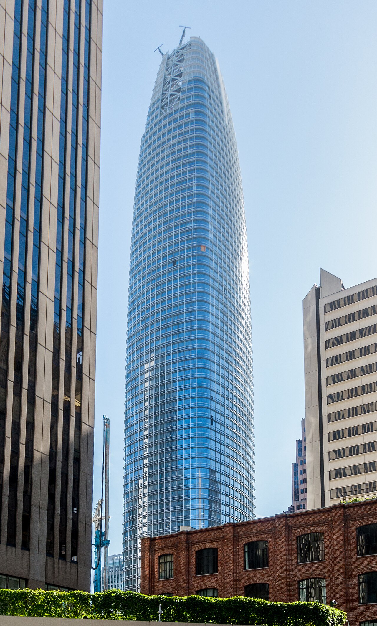 샌프란시스코 Salesforce Tower 외관(2017년 9월, 마감 공사 중)