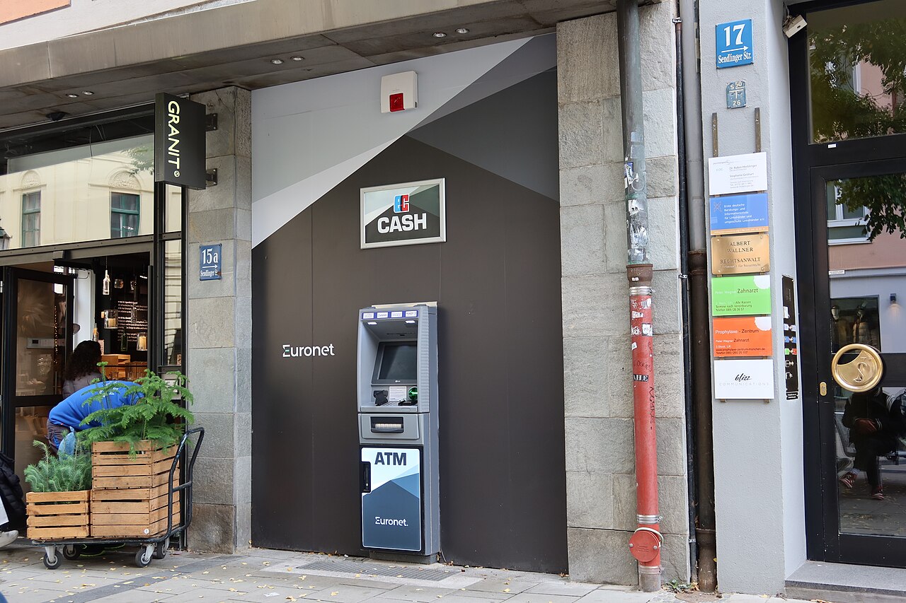 뮌헨 젠들링어 거리의 Euronet ATM