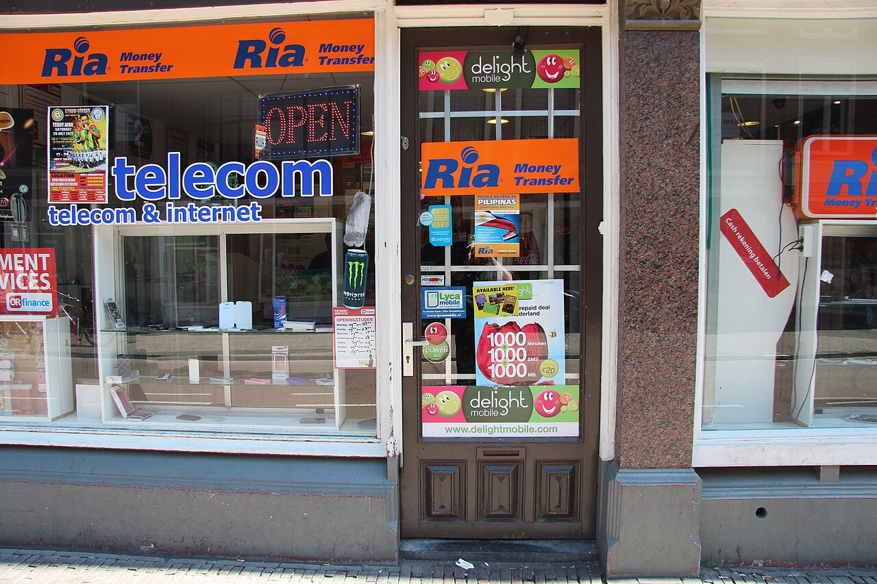 네덜란드 레이던의 Ria Money Transfer 지점