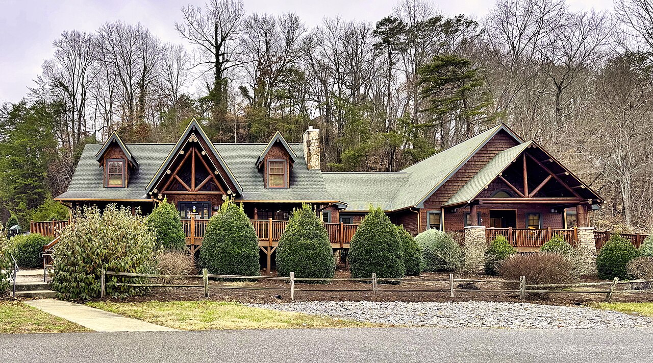 US urgent care clinic exterior